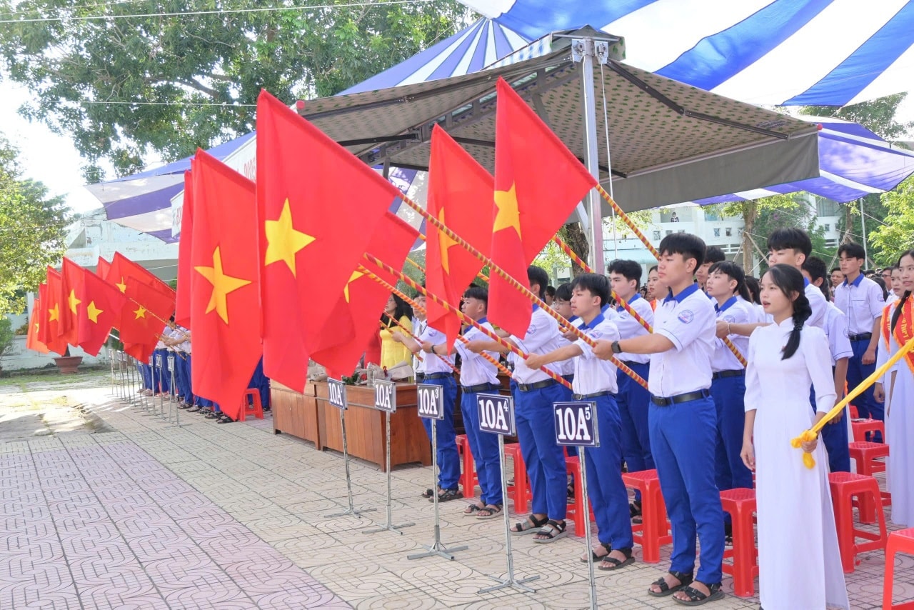 Chào cờ tập thể