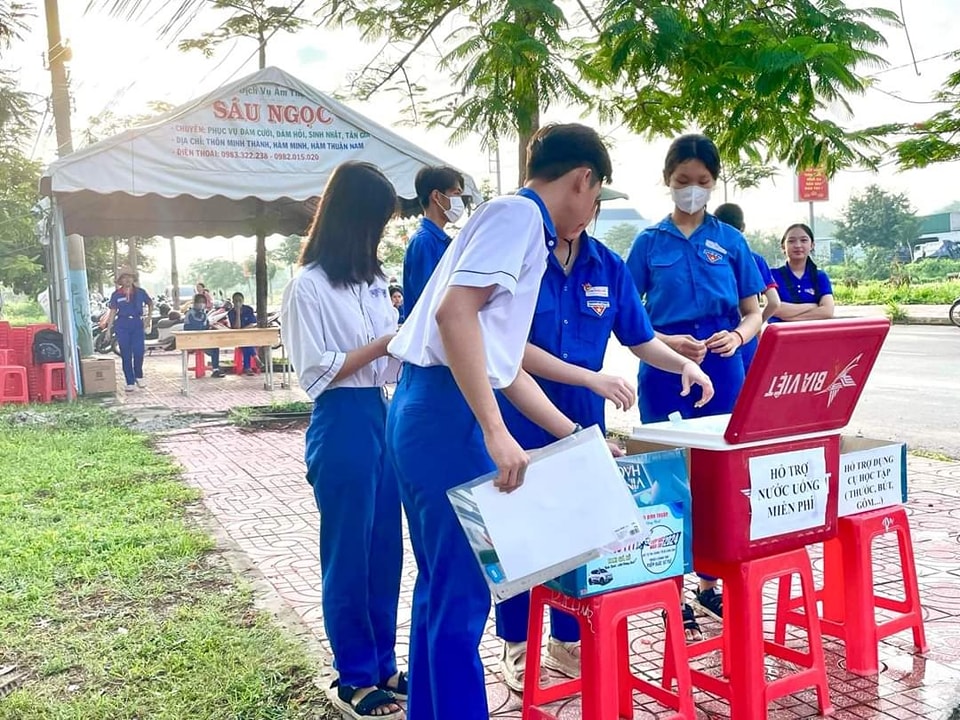 Chương trình tiếp sức mùa thi